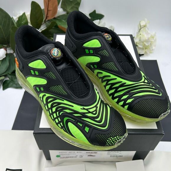 SOLD!!!!!!        Men’s Gucci ultra pace R sneakers size 9.5 made in Italy. - Picture 1 of 9
